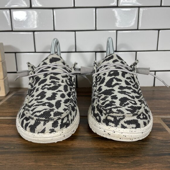 Hey Dude Wendy Womens Size 6 Shoes Woven Cheetah Print Moc Toe Comfort Slip Ons - Picture 2 of 13